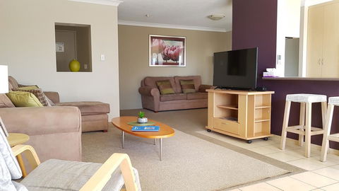 Surfers Chalet - Southport Accommodation 18