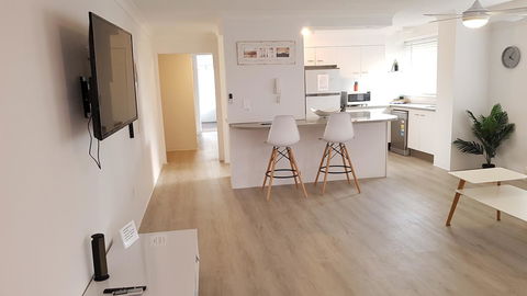 Surfers Chalet - Southport Accommodation 10