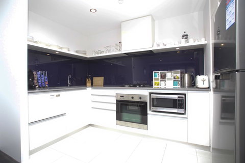Circle Luxury Holidays - Southport Accommodation 8