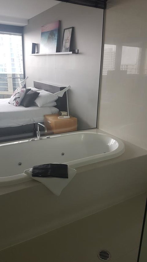 Circle Luxury Holidays - Southport Accommodation 17