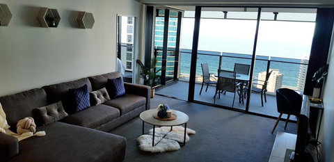 Circle Luxury Holidays - Southport Accommodation 14