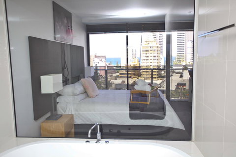 Circle Luxury Holidays - Southport Accommodation 5