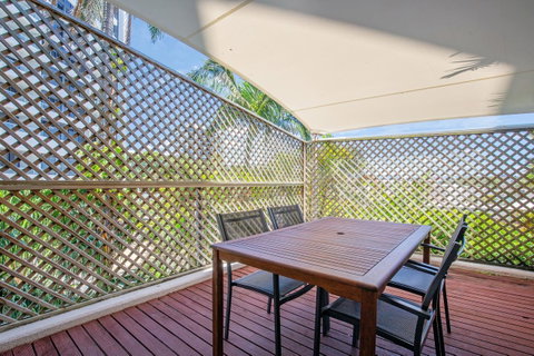 Tiki Hotel Apartments Surfers Paradise - Accommodation Southport 10