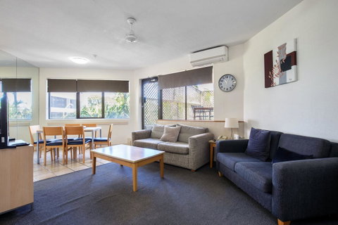 Tiki Hotel Apartments Surfers Paradise - Accommodation Southport 3