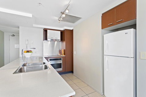 Beach Stay - Ocean & Riverview Resort Chevron Renaissance Central Surfers Paradise - Accommodation Southport 5