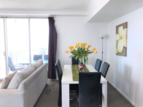 Beach Stay - Ocean & Riverview Resort Chevron Renaissance Central Surfers Paradise - Accommodation Southport 4