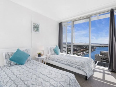 Beach Stay - Ocean & Riverview Resort Chevron Renaissance Central Surfers Paradise - Accommodation Southport 2