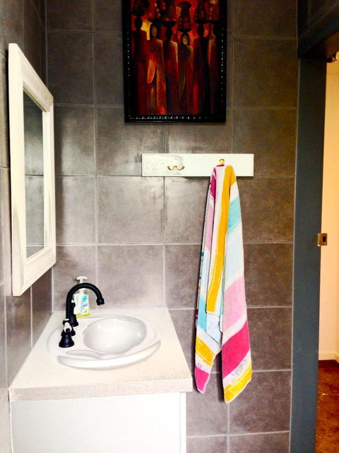 XYL Pets Friendly Seaside Boutique Guesthouse - Southport Accommodation 4