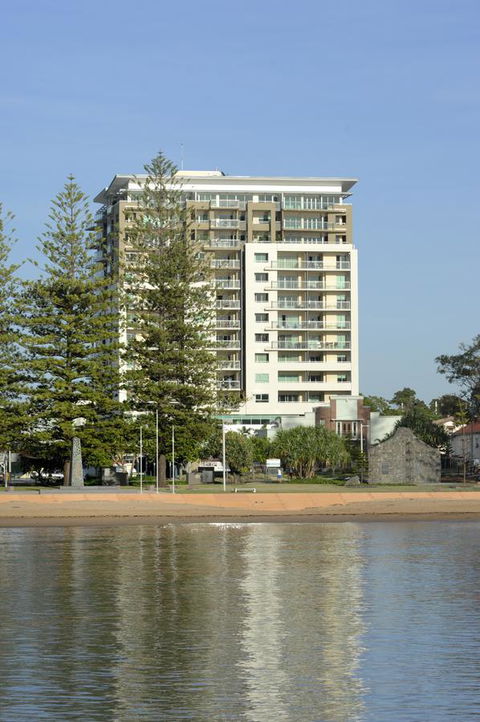 Proximity Waterfront Apartments - Southport Accommodation 24