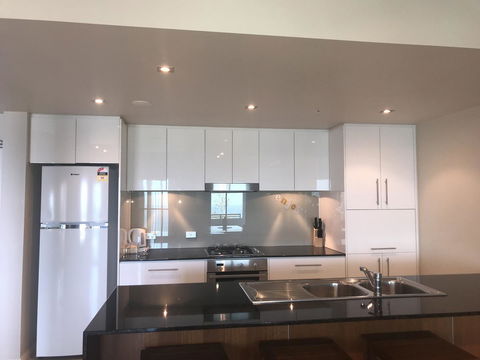 Proximity Waterfront Apartments - Southport Accommodation 7