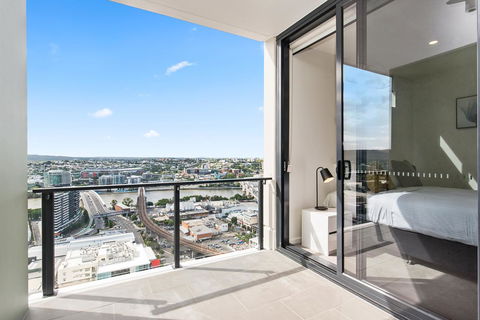 Ivy And Eve Apartments By CLLIX - Southport Accommodation 34