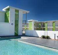 Mackay Oceanside Central Hotel - Southport Accommodation