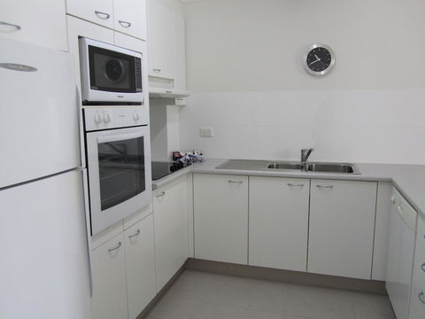 Le Beach Apartments - Southport Accommodation 13