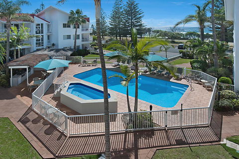 Le Beach Apartments - Southport Accommodation 1