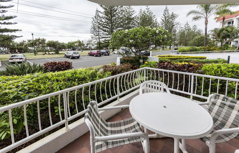 Le Beach Apartments - Southport Accommodation 6