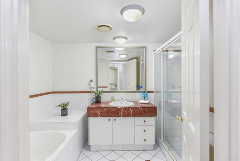 APR Private SUITES MOROC By The Beach - Southport Accommodation 28