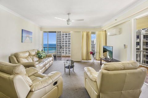 APR Private SUITES MOROC By The Beach - Southport Accommodation 20