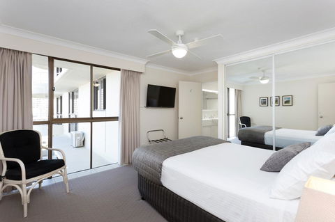 Capricornia Apartments - Southport Accommodation 1