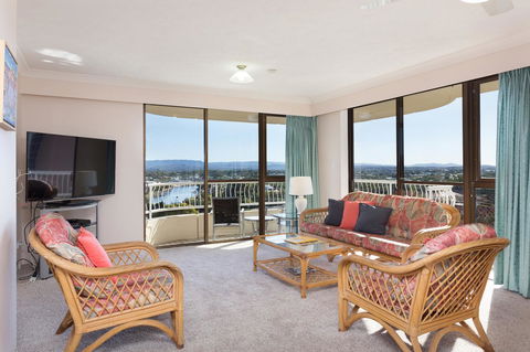 Capricornia Apartments - Southport Accommodation 8