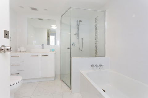 Capricornia Apartments - Southport Accommodation 6