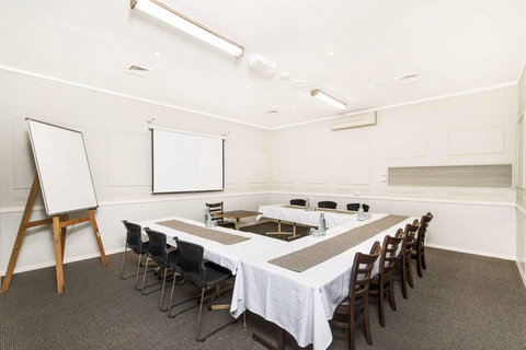 The Robert Towns - Accommodation Southport 19