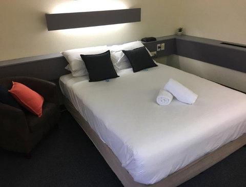 Emerald Central Hotel Official - Southport Accommodation 20