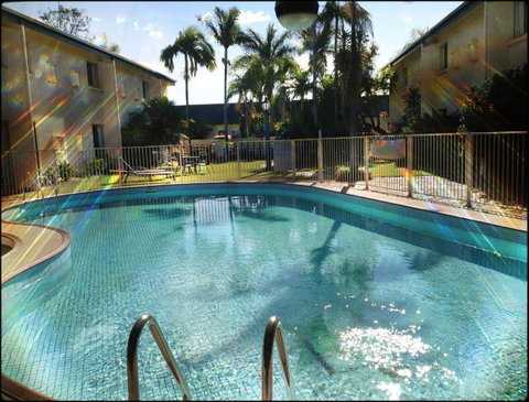 Emerald Central Hotel Official - Southport Accommodation 12