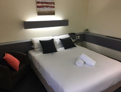 Emerald Central Hotel Official - Southport Accommodation 27