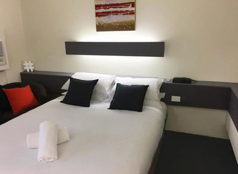 Emerald Central Hotel Official - Southport Accommodation 18