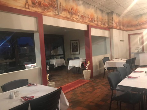 Emerald Central Hotel Official - Southport Accommodation 5