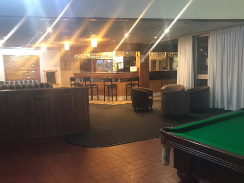 Emerald Central Hotel Official - Southport Accommodation 4