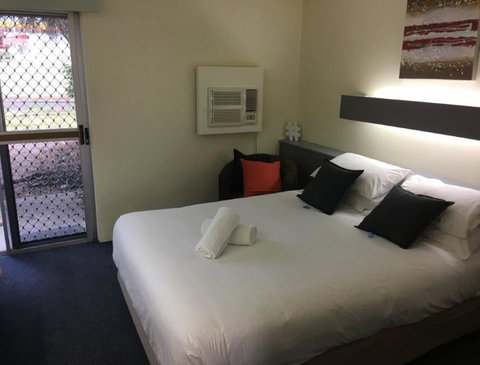 Emerald Central Hotel Official - Southport Accommodation 21
