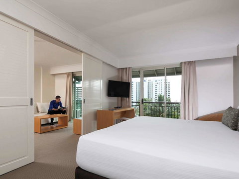 Novotel Cairns Oasis Resort - Accommodation Southport 41