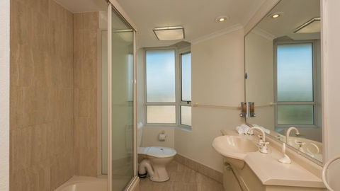 2nd Avenue Beachside Apartments - Southport Accommodation 13