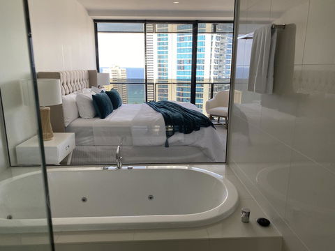 Circle On Cavill 2, 3, 4 & 5 Bedroom SkyHomes & SUB PENTHOUSES By Gold Coast Holidays - Southport Accommodation 10