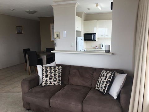 Burleigh Beach Tower - Southport Accommodation 1