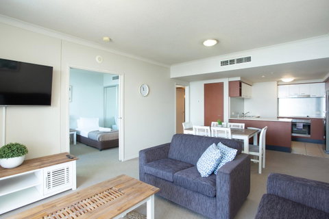 Chevron Renaissance - Private Apartments - Southport Accommodation 11
