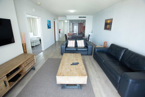 Chevron Renaissance - Private Apartments - Southport Accommodation 5
