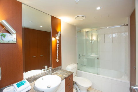 Chevron Renaissance - Private Apartments - Southport Accommodation 4