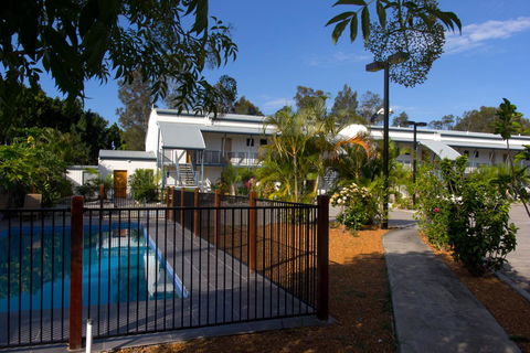 Novena Palms Motel - Southport Accommodation 6