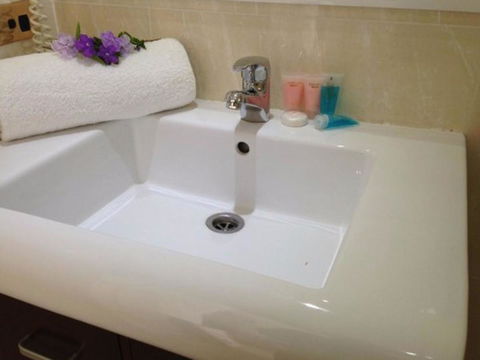 Novena Palms Motel - Southport Accommodation 1