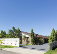 Marcol Place Holiday Apartments - Southport Accommodation
