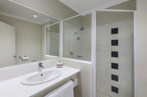 Mercure Brisbane Garden City - Southport Accommodation 11