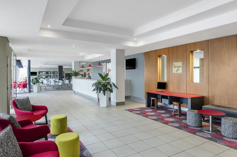 Mercure Brisbane Garden City - Southport Accommodation 9