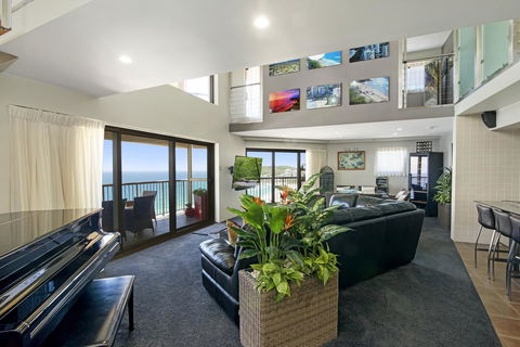 Burleigh Esplanade Apartments - Southport Accommodation 26