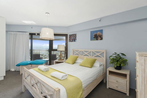 Burleigh Esplanade Apartments - Southport Accommodation 17