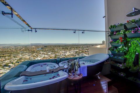 Burleigh Esplanade Apartments - Southport Accommodation 8