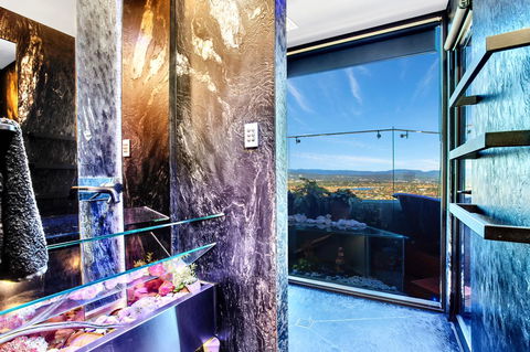 Burleigh Esplanade Apartments - Southport Accommodation 7