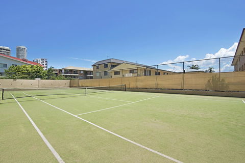 Burleigh Esplanade Apartments - Southport Accommodation 15