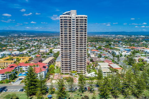 Burleigh Esplanade Apartments - Southport Accommodation 13